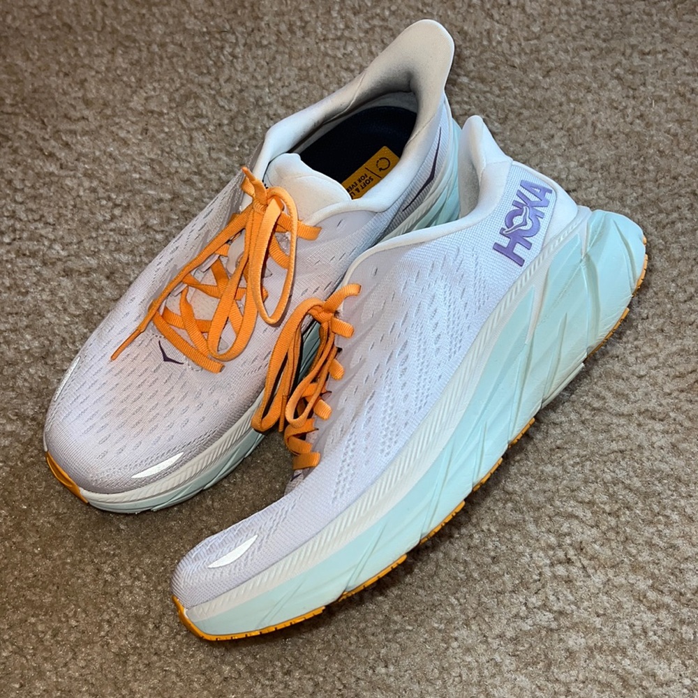HOKA Clifton 8